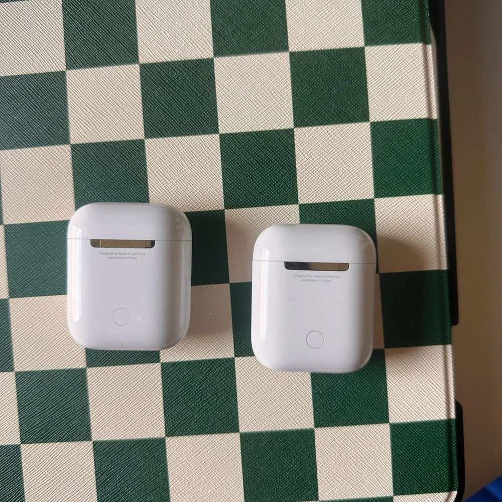 Apple AirPods (2nd generation)